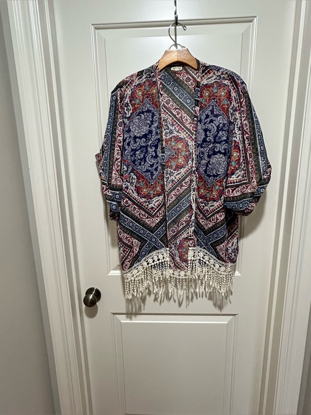 Eyeshadow women’s size S Boho Fringe Kimono Jacket in Navy & Burgundy like new